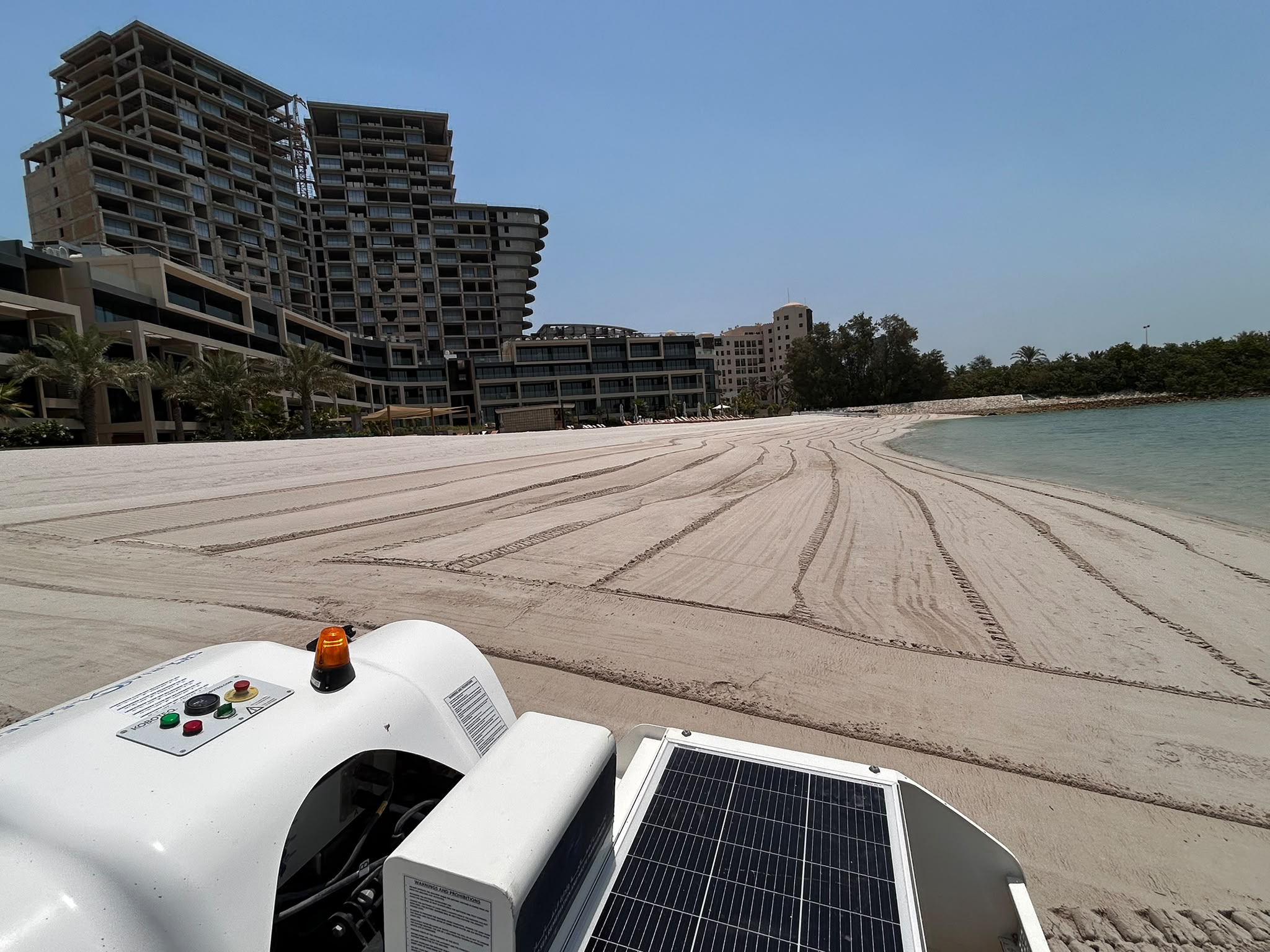 BeBot grooming the Meliã Beachfront sand